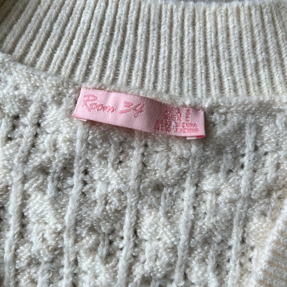 Dex Room 34 Sweater - Picture 8 of 11